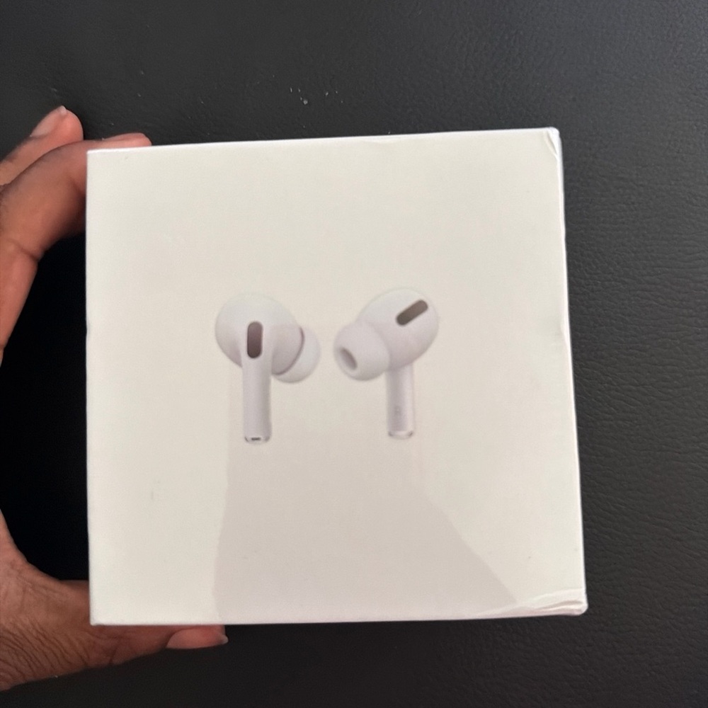 Apple White Earbud Headphones